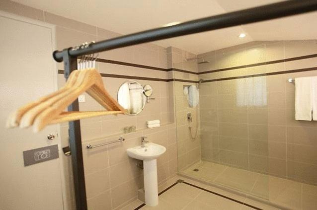 Chymes Hotel Танджунг-Бунга Номер фото